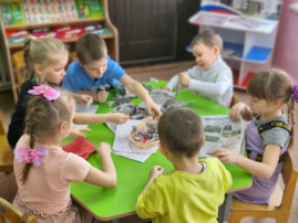 Продолжаем изучать бумагу Продолжаем изучать бумагу.